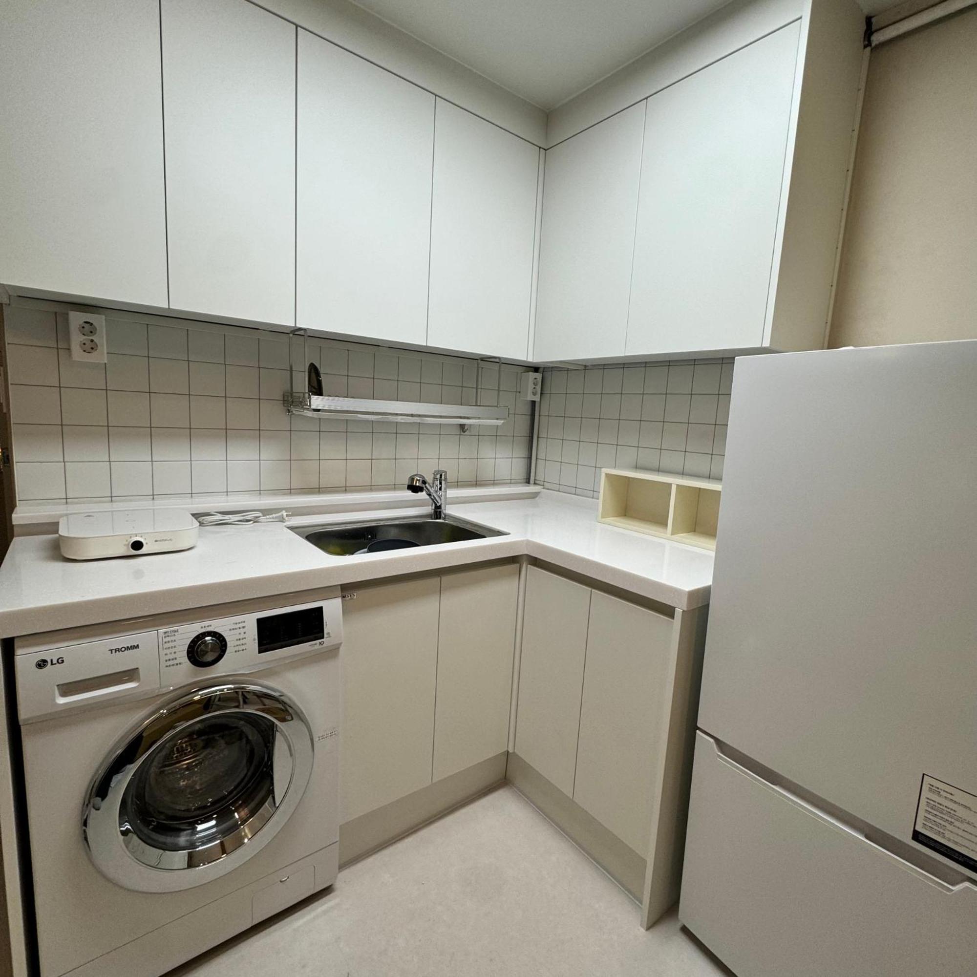 On - Foreigners Only Apartment Seoul